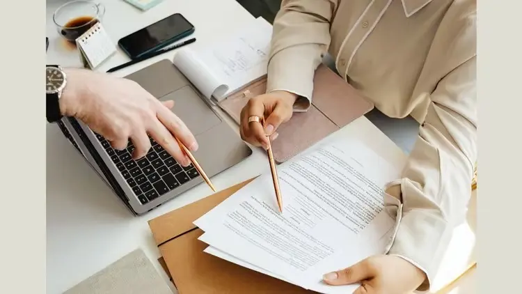 6a5a0c9e6449a-resume-and-cover-letters-for-future-managers-using-screenshot2